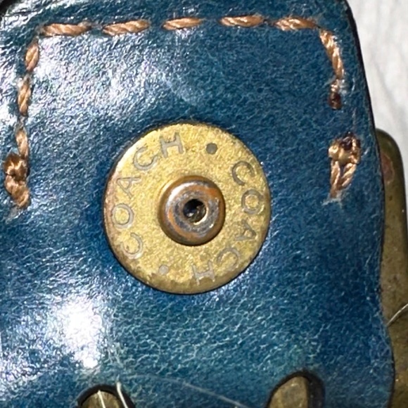 π₯π₯π₯RARE C O A C H wristlet- Blue Leather-white hair - Great Condition!!π₯π₯π₯ - Picture 6 of 12